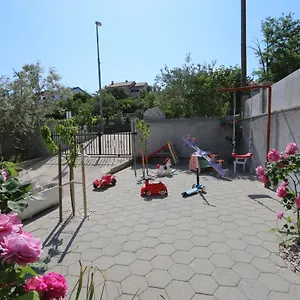  Apartment Mirjana